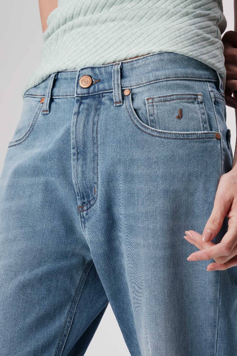 Jeckerson Julia - Pantalone 5 tasche boyfriend in denim tri-blend blu medio chiaro Consegna Veloce