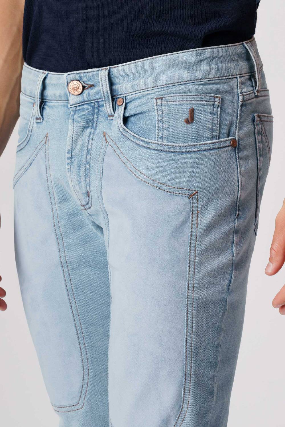 Jeckerson James - Pantalone 5 tasche con toppa in comfort denim blu chiaro Convenienza