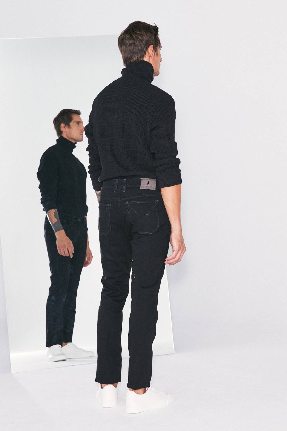 Jeckerson Pantalone 5 tasche in denim nero rinse con toppa in Alcantara® Shopping online