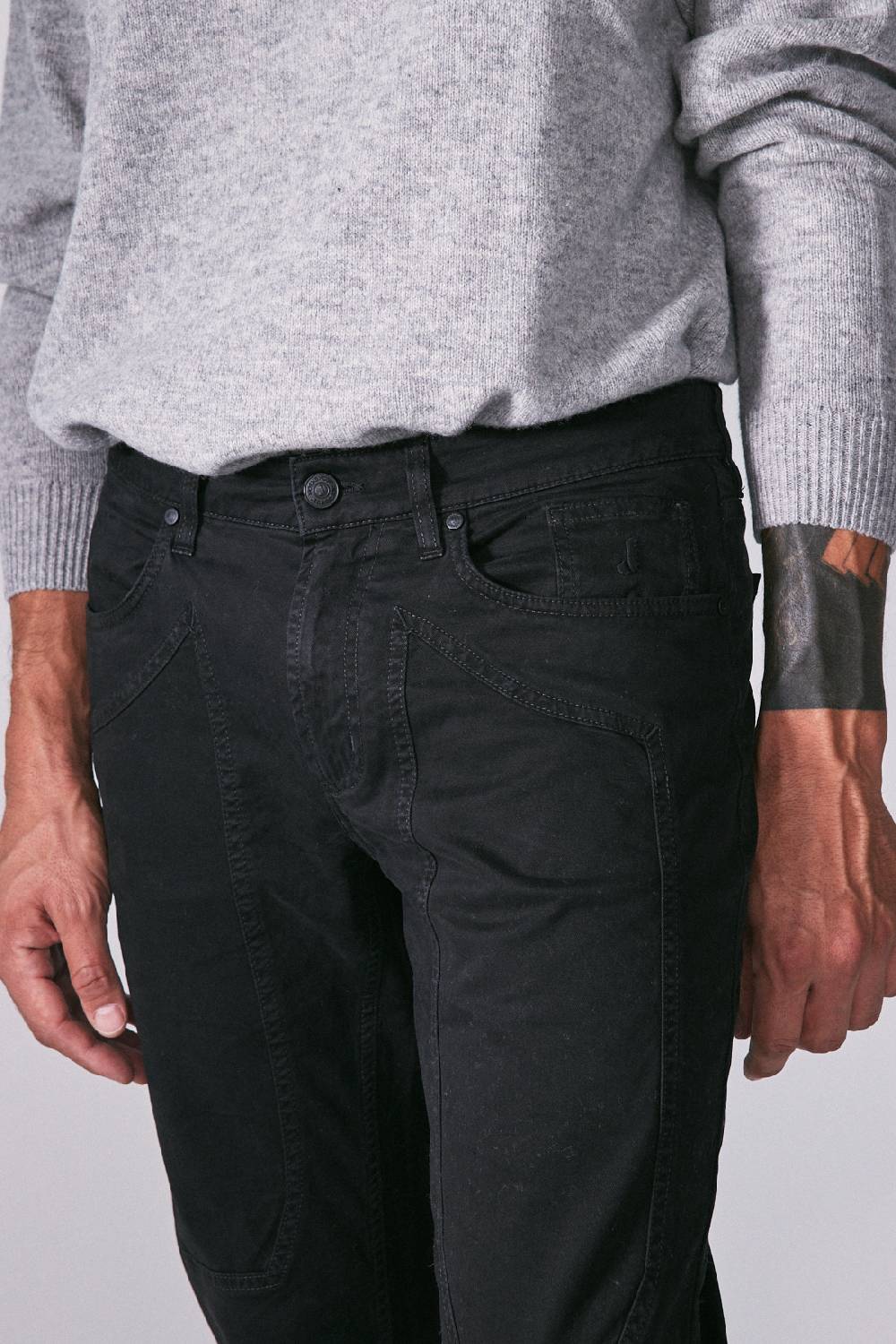 Jeckerson Pantalone slim fit con toppa Offerta natalizia