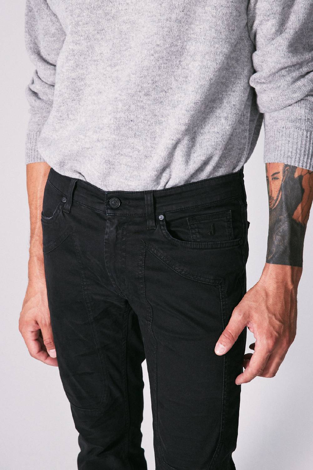 Jeckerson Pantalone slim fit in raso stretch con toppa Offerta Anniversario