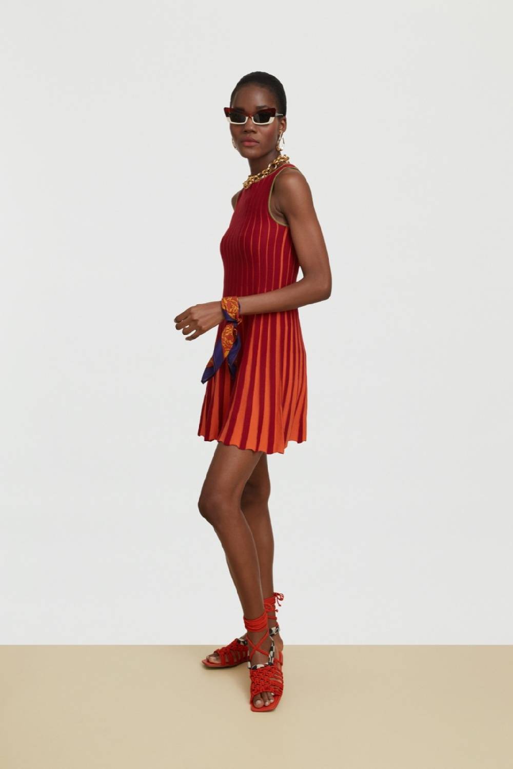 Lisa Corti abito mulberry red Esporta salva
