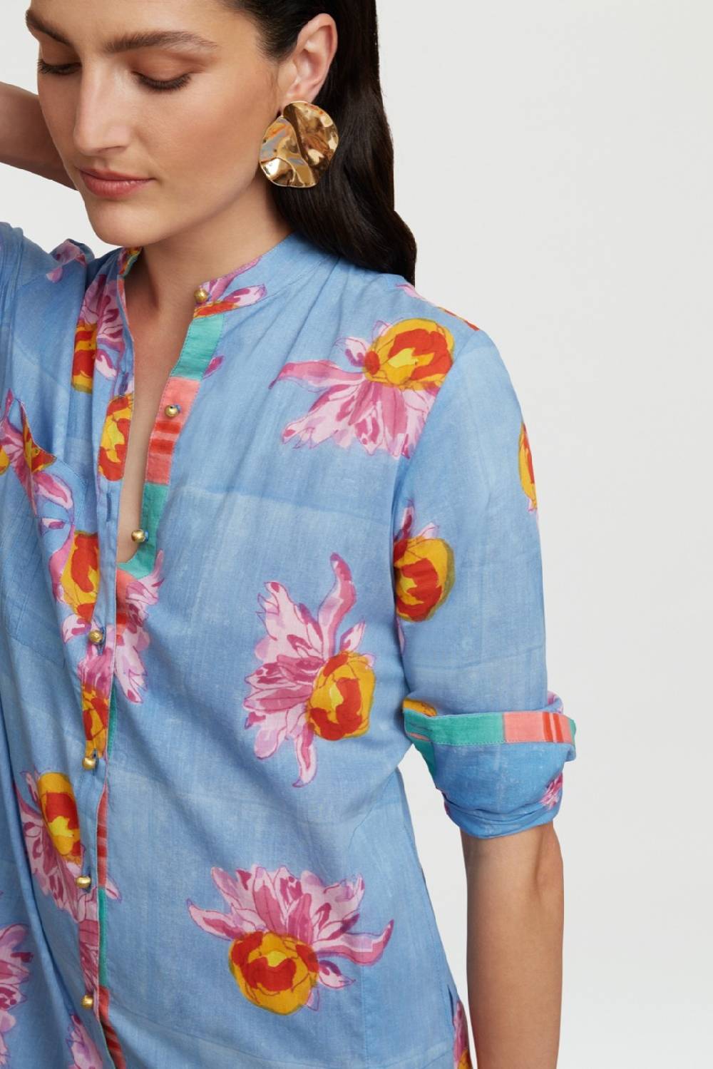 Lisa Corti kurta lunga aperta arabesque flower light blue Vendita Economica