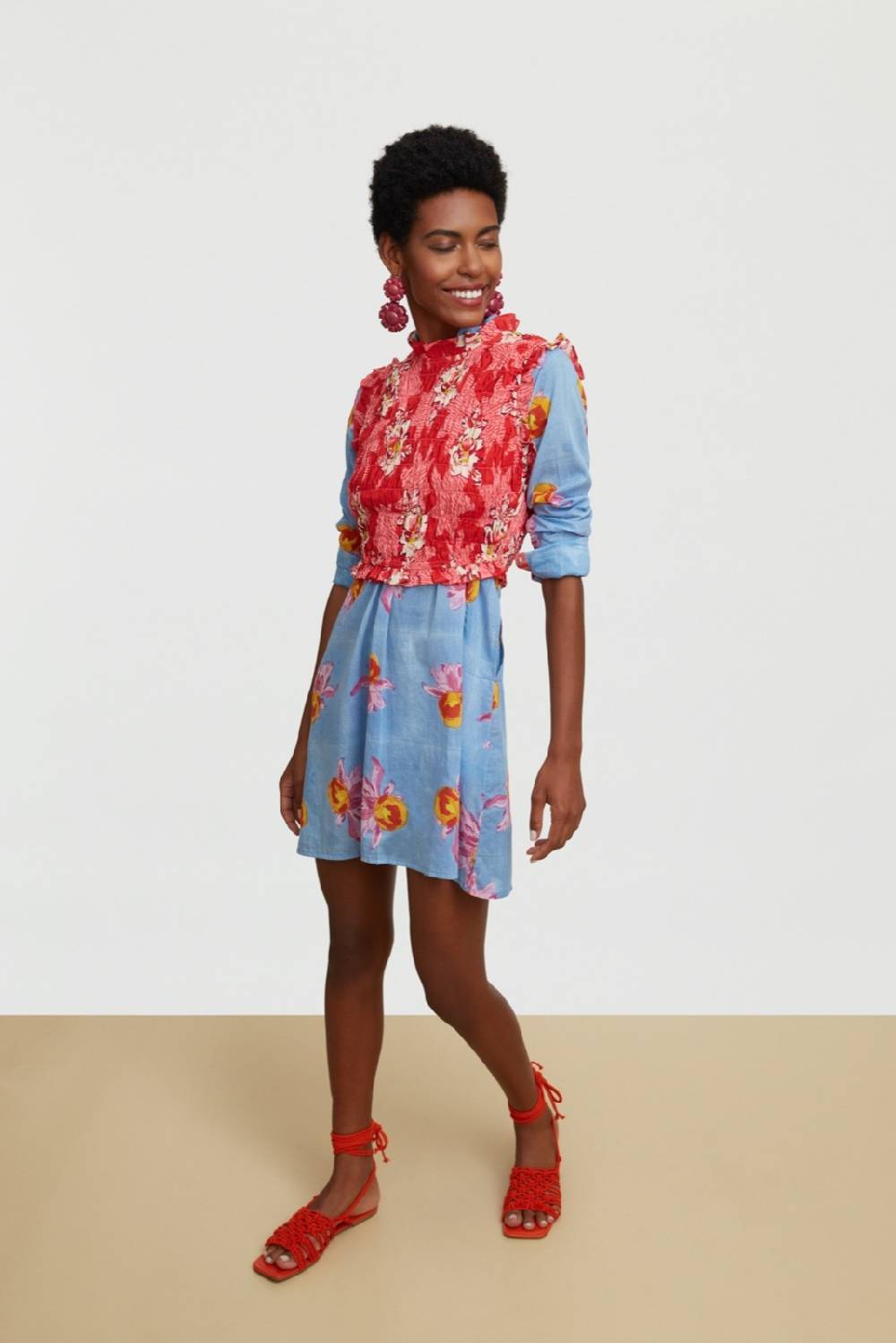 Lisa Corti kurta corta arabesque flower light blue Saldi Di Fabbrica