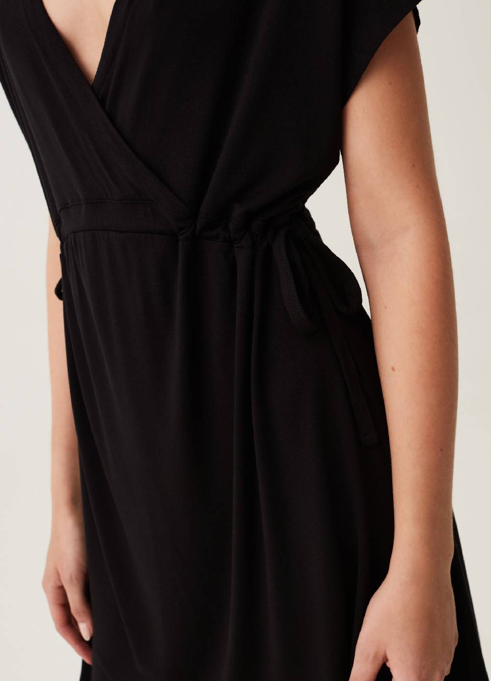 Ovs Abito corto con scollo a V maniche a kimono Outlet