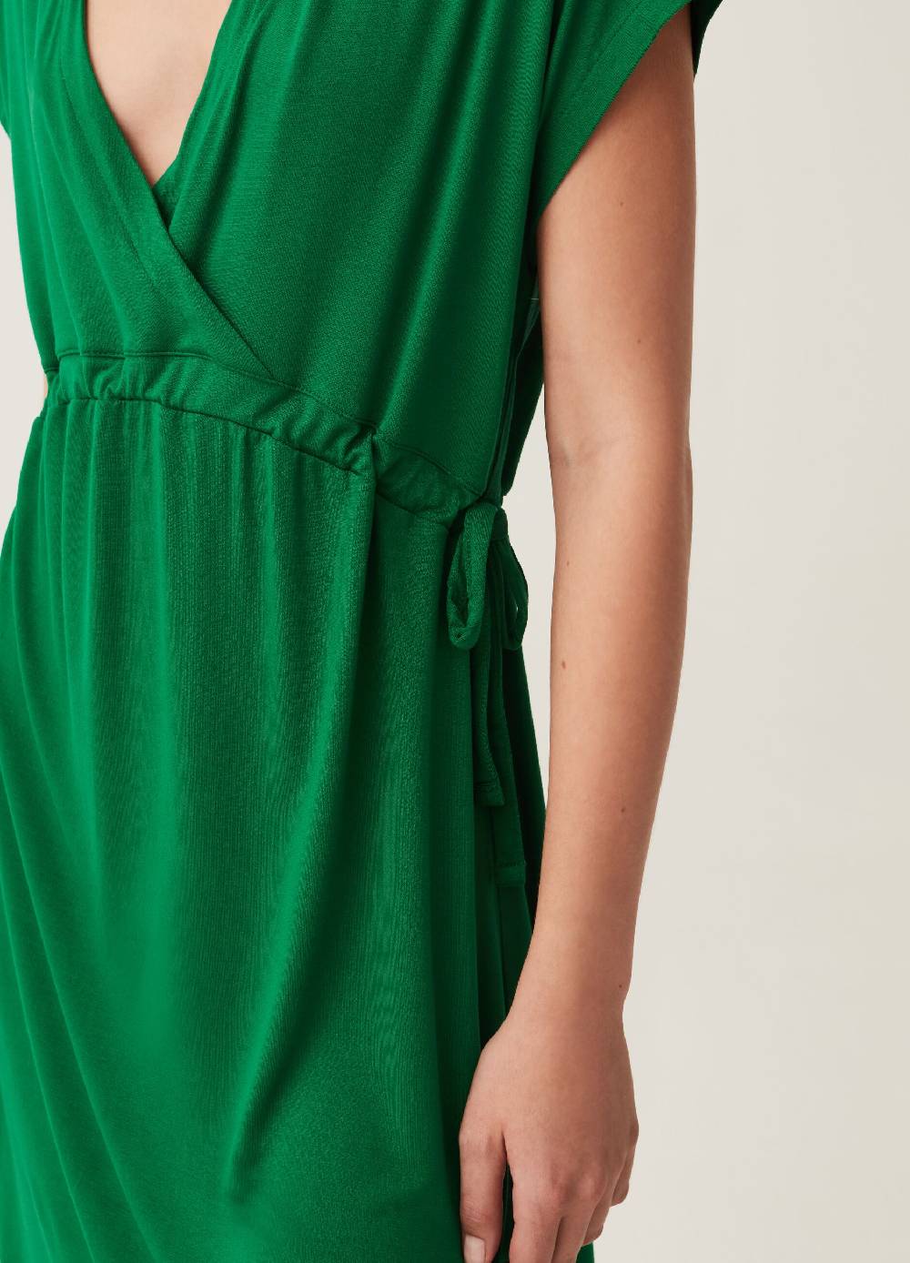 Ovs Abito corto con scollo a V maniche a kimono Saldi Di Fabbrica