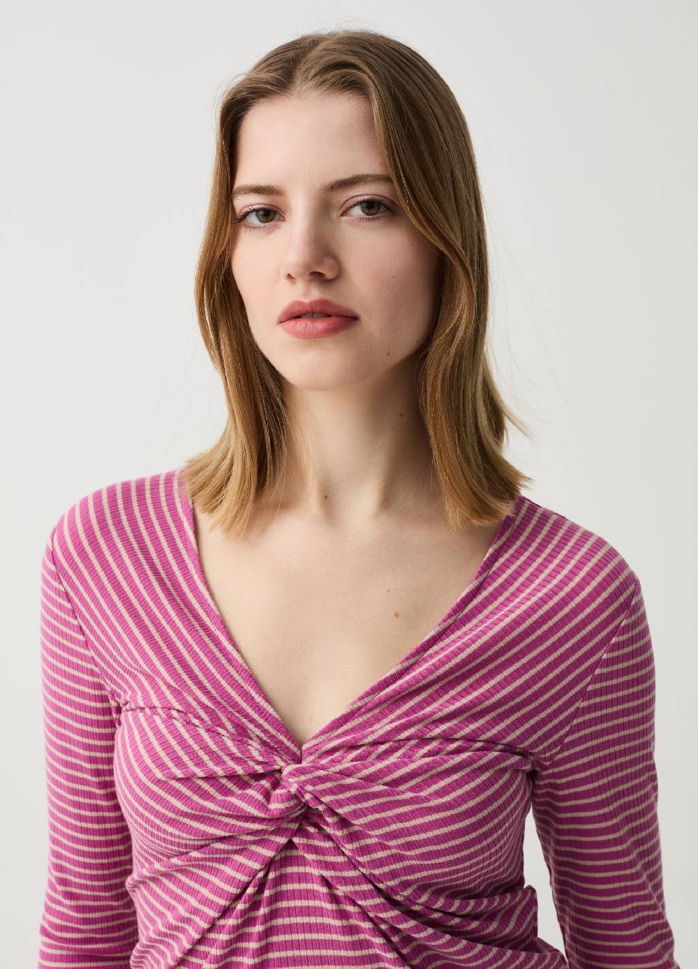 Ovs T-shirt a righe con maniche lunghe e nodo 2025
