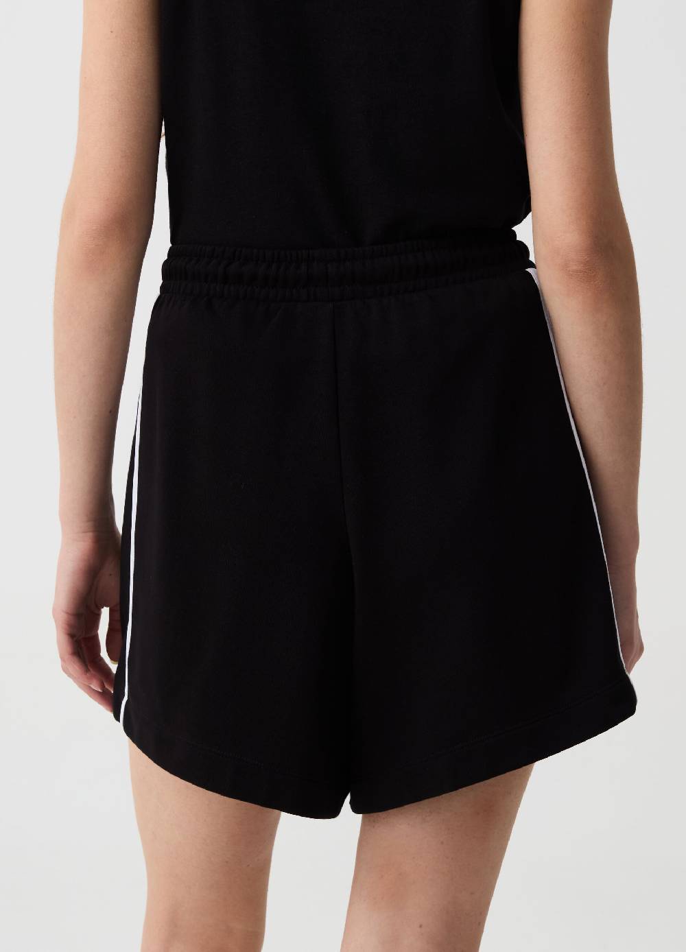 Ovs Bermuda jogger Essential con profili rigati Economico