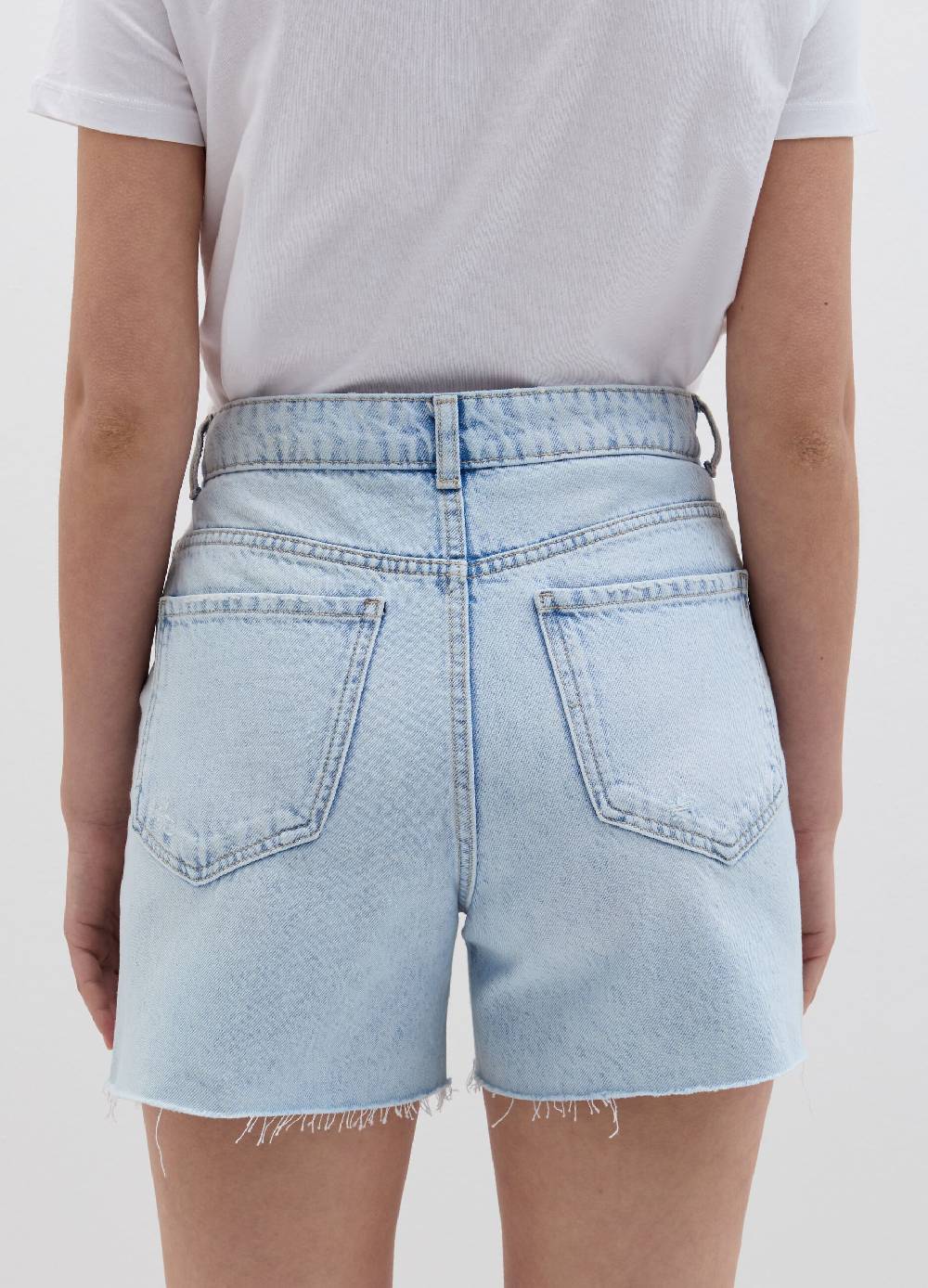 Ovs Shorts mom fit in denim con strappi Promozione