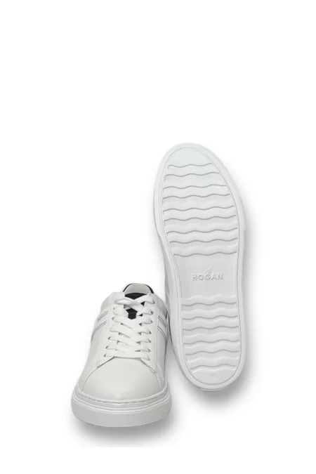 HOGAN Scarpa Hogan Allacciato H Canaletto Modello HXM3650J3100BV 0001, elegante e confortevole. Realizzato con materiali di alta qualità e design raffinato. Ideale per un look moderno e sofisticato. Perfetto per completare il t Ultimi tre giorni