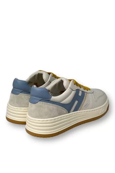 HOGAN Scarpe Hogan: Stile e Comfort Le sneakers Hogan sono sinonimo di eleganza e qualità. Realizzate con materiali pregiati, garantiscono comfort e stile ineguagliabili. Scopri la collezione! Saldi