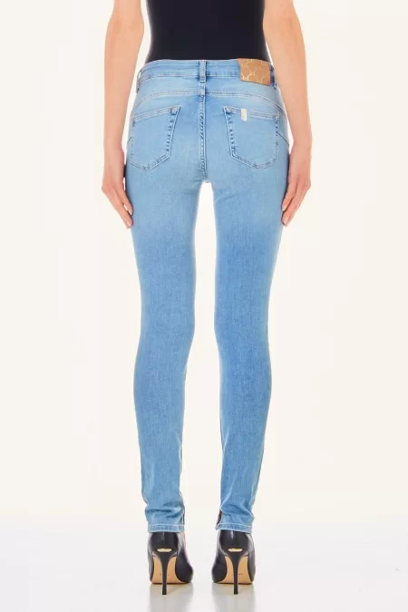 LIU JO BLUE DENIM Jeans da donna LIU JO BLUE DENIM Marca LIU JO BLUE DENIM con qualità premium e design trendy 2025