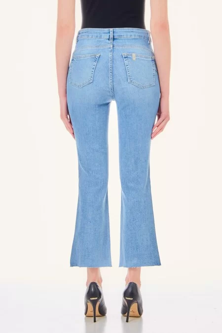LIU JO BLUE DENIM JEANS DONNA LIU JO BLUE DENIM Jeans da donna di alta qualità del marchio LIU JO BLUE DENIM. 100% cotone Promozione