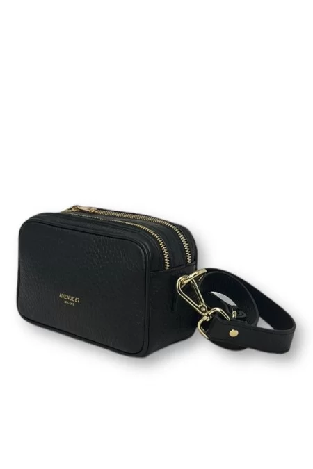 AVENUE 67 ```html AVENUE 67. Borsa di alta qualità per un look elegante e trendy. ``` Offerte stagionali
