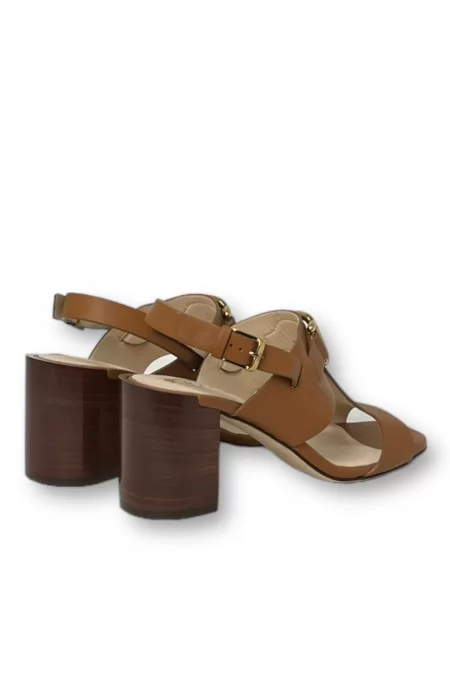 TOD'S Sandali TOD\'S Calzature di alta qualità del marchio TOD\'S. Comode e alla moda Fino al 55% di sconto