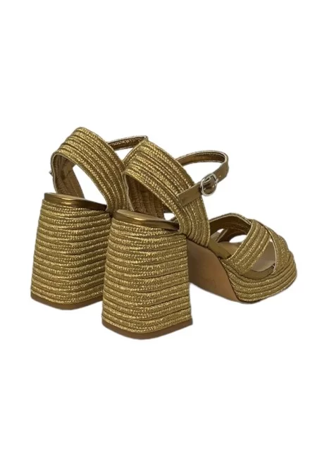 CASTANER VALLE Fino al 55% di sconto