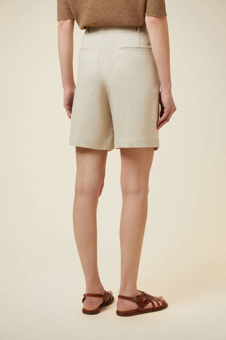 Pomandere Shorts con pinces Promozione