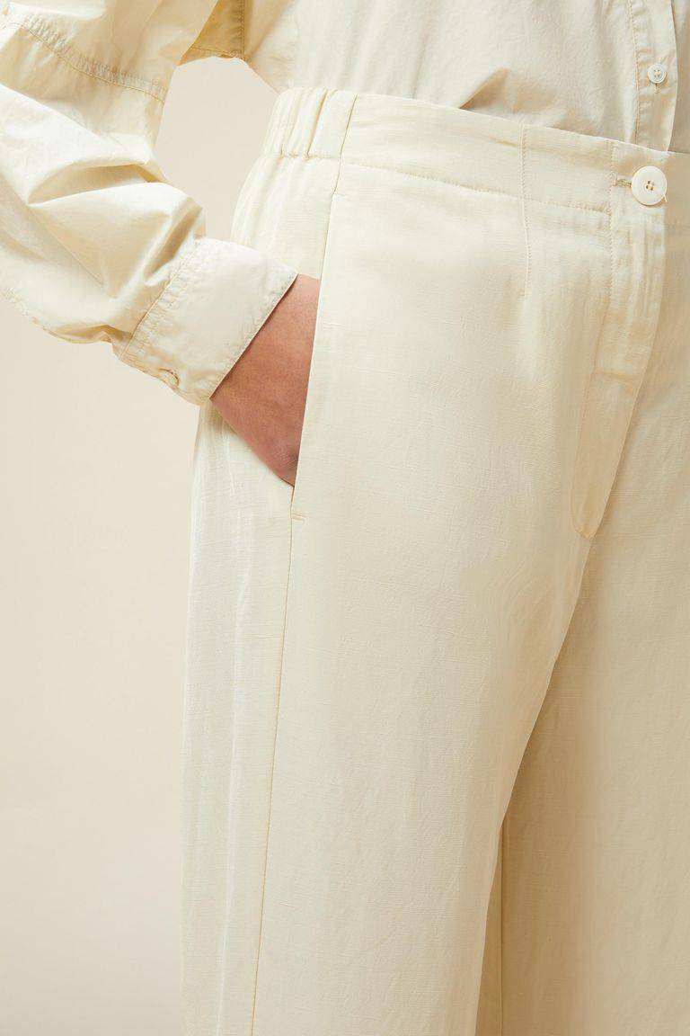 Pomandere Pantalone con gamba leggermente ampia Sottocosto