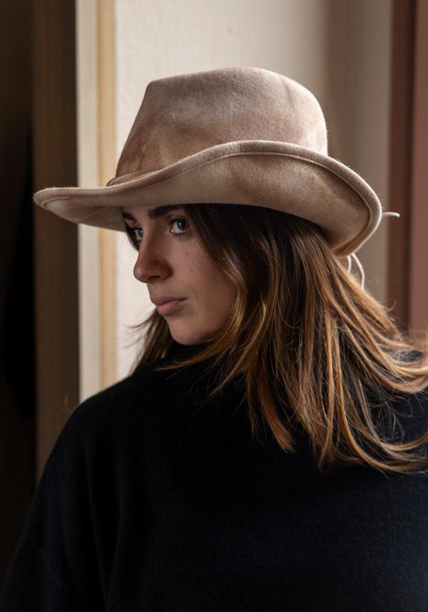 Rose & Lini YESEY “B MOUNTAIN” SAND FELTED HAT In Linea