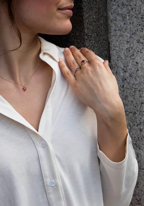 Rose & Lini 5 OCTOBRE “GWEN” GOLD & PINK SAPPHIRE RING In Linea