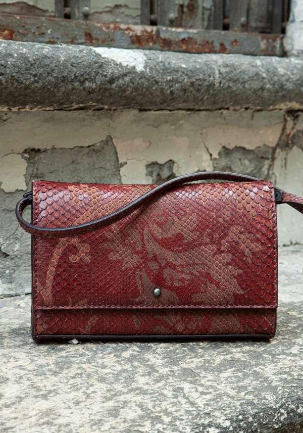 Rose & Lini SIMONA TAGLIAFERRI BORDEAUX PYTHON POCHETTE BAG Fino Al -60%