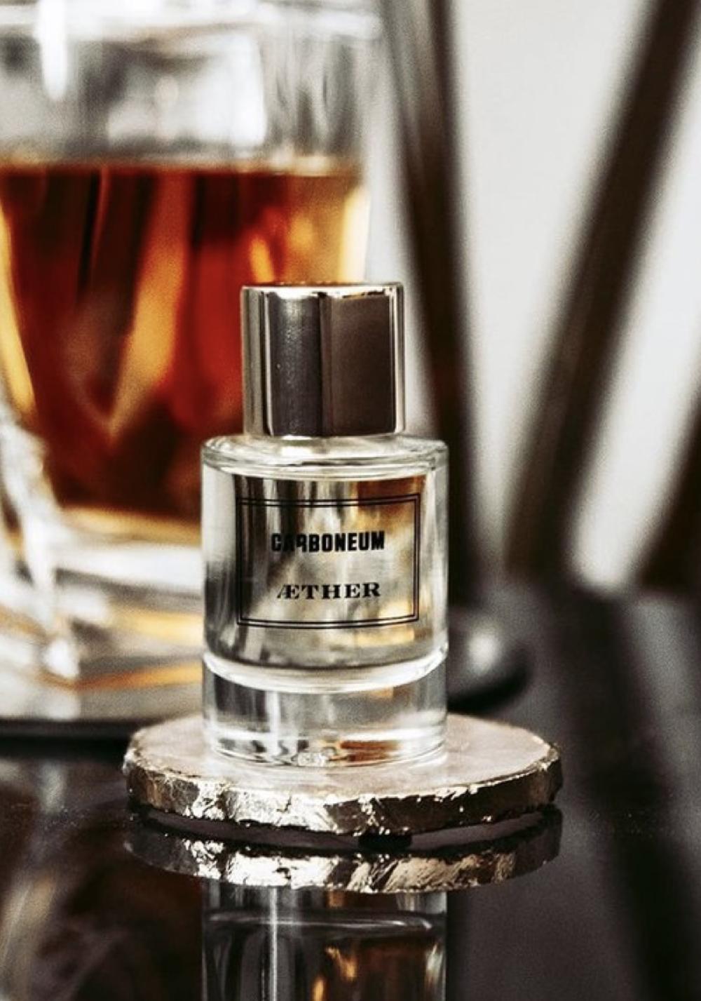 Rose & Lini AETHER PARFUMS “CARBONEUM” EAU DE PARFUM Vendita Economica