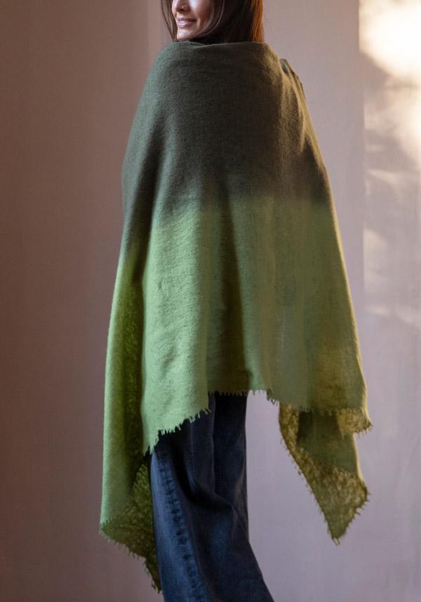 Rose & Lini MIRROR IN THE SKY CASHMERE “OPEN KNITTED DEGRADEE” LAUREL & MOSS SCARF Ultimi tre giorni