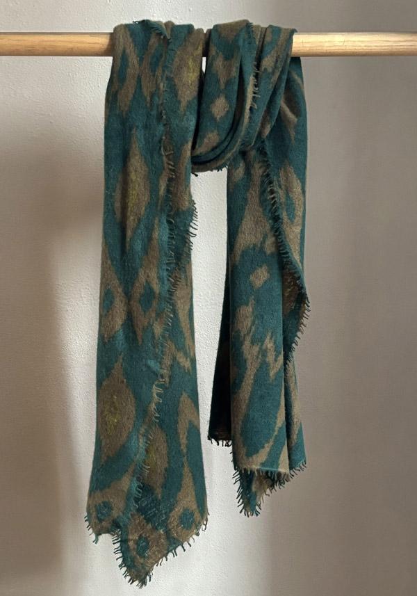 Rose & Lini MIRROR IN THE SKY CASHMERE “OPEN KNITTED PRINT” LAUREL & PINE SCARF Fino al 60% di sconto