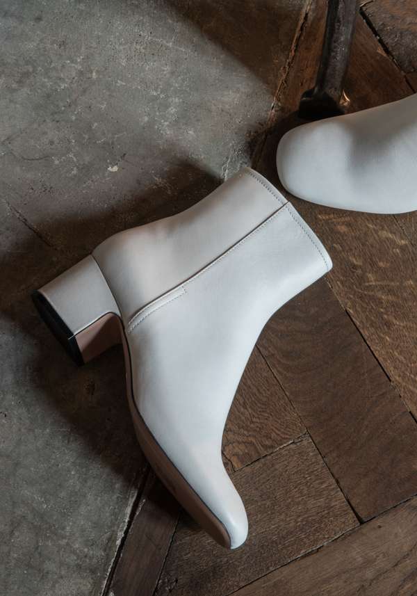 Rose & Lini PELLICO “APEMA 50” WHITE ANKLE BOOTS Novità