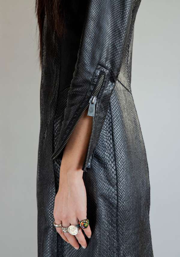 Rose & Lini SIMONA TAGLIAFERRI BLACK PYTHON LONG COAT In vendita