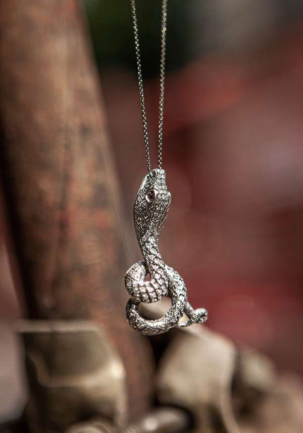 Rose & Lini SIMONA TAGLIAFERRI “COBRA PENDANT NECKLACE J226 WD” WHITE DIAMONDS Offerte