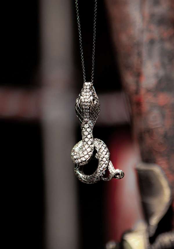 Rose & Lini SIMONA TAGLIAFERRI “COBRA PENDANT NECKLACE J226 WD” WHITE DIAMONDS Offerte