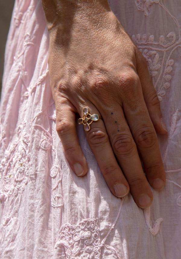 Rose & Lini DORETTE “BAGUE TRÈFLE” GOLD RING Vendita calda