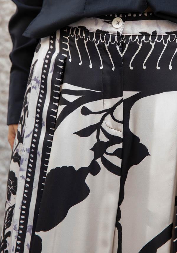 Rose & Lini CO.GO SILK BLACK & WHITE “PANTS VP241” FOULARDS 50% di sconto con spedizione gratuita