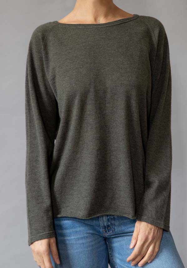 Rose & Lini MAJESTIC CASHMERE “COL BATEAU 457” KAKI SWEATER Officina