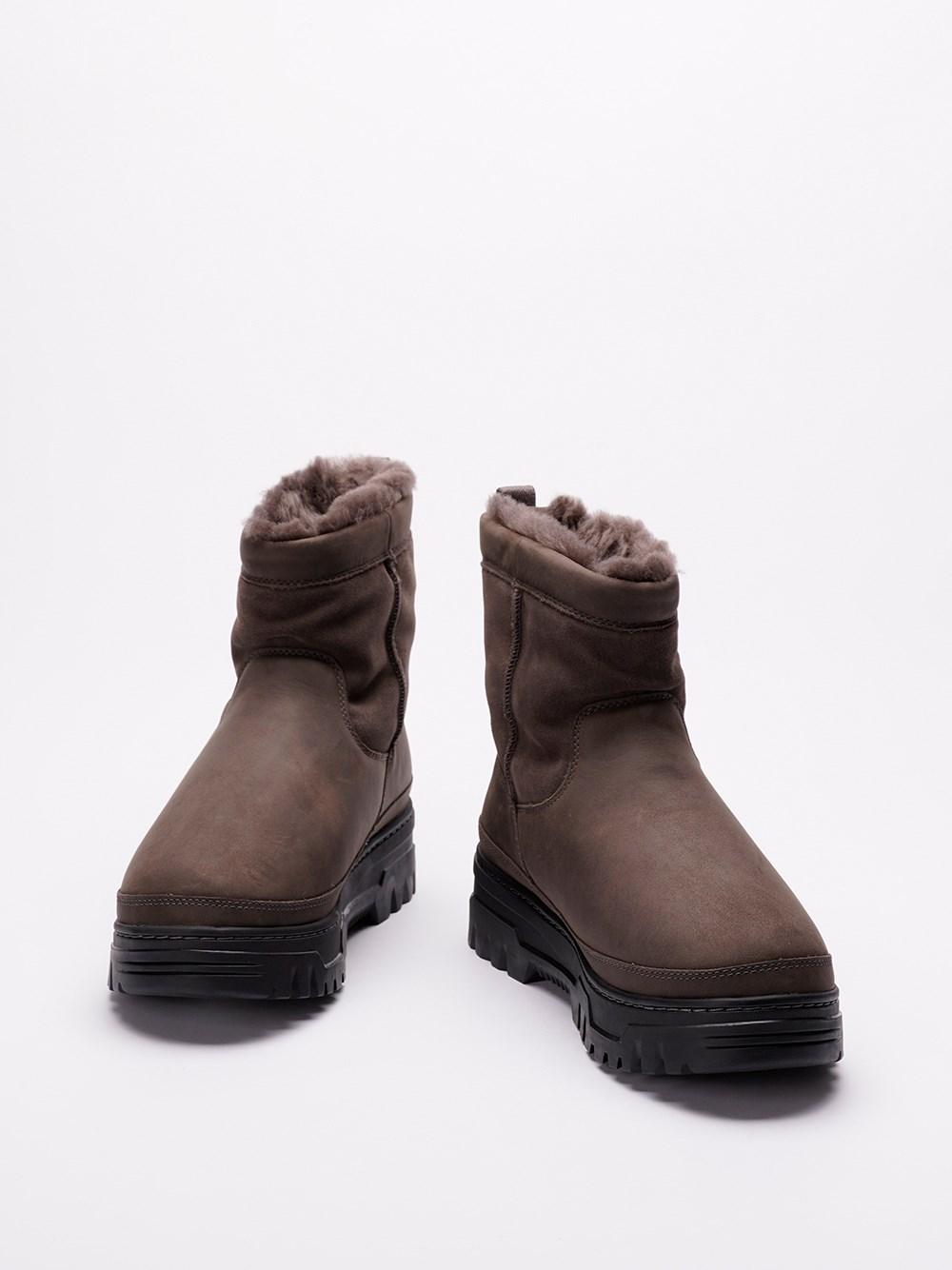 Ugg `Heritage Pull-On Trailgazer` Boots Sconto