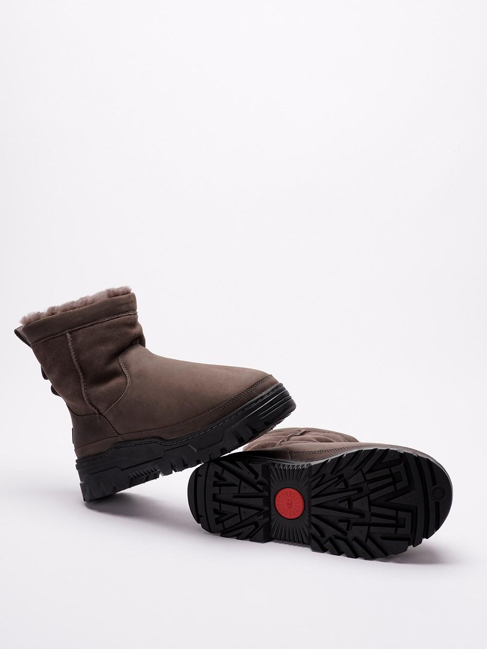 Ugg `Heritage Pull-On Trailgazer` Boots Sconto