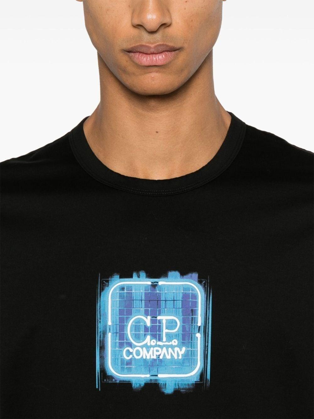 C.p. company `Metropolis Series` Embossed Logo Badge T-Shirt Promozione