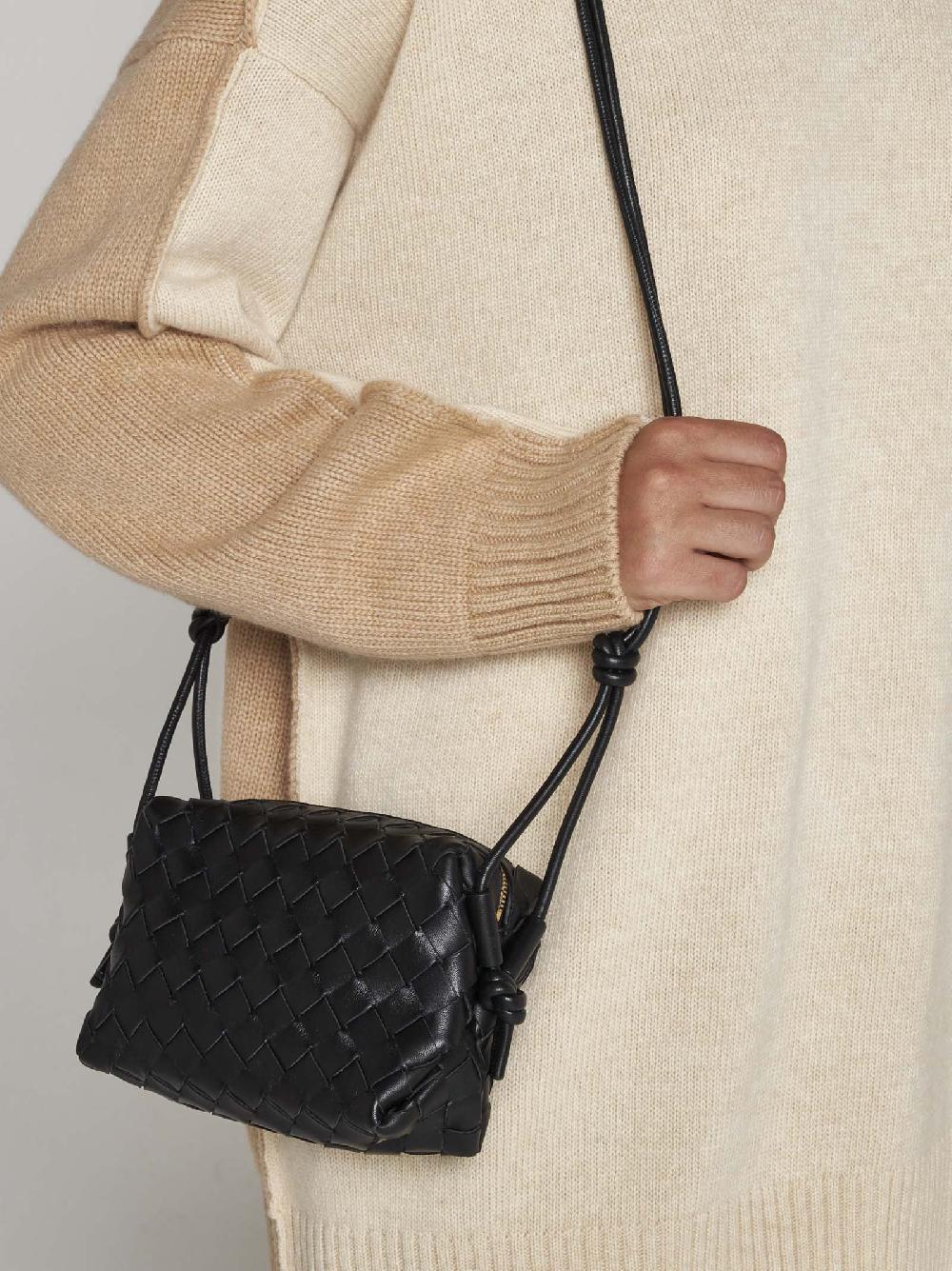 BOTTEGA VENETA Borsa Loop mini in pelle Intrecciato Black Friday Prezzi