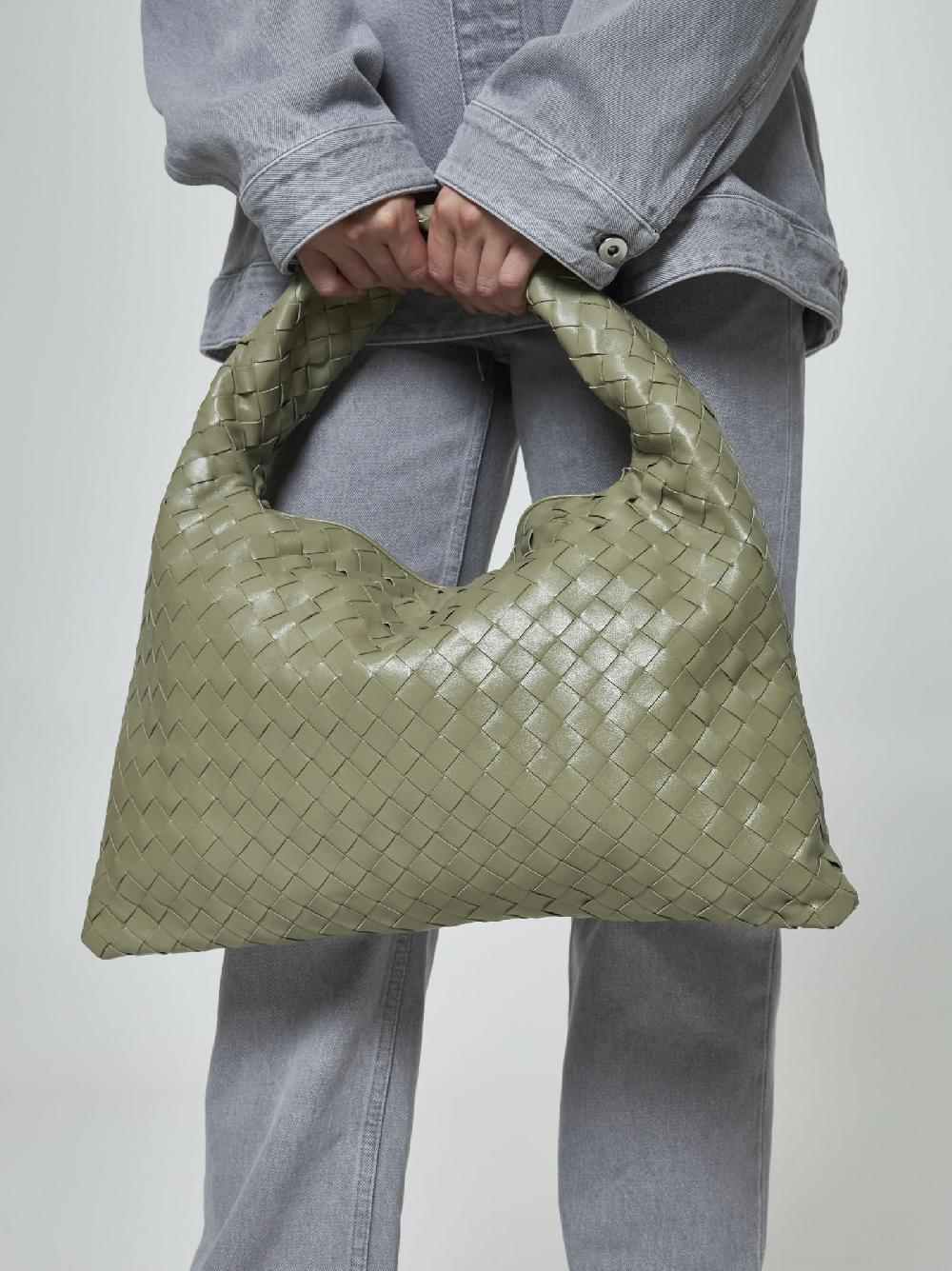 BOTTEGA VENETA Borsa Hop piccola in pelle Intrecciato Sottocosto