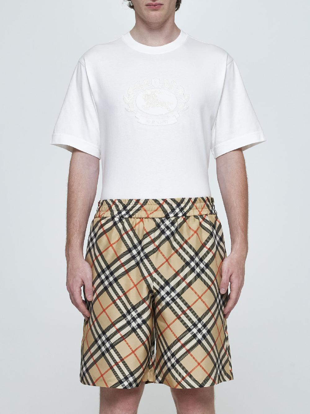 BURBERRY Shorts in seta a stampa check Novità