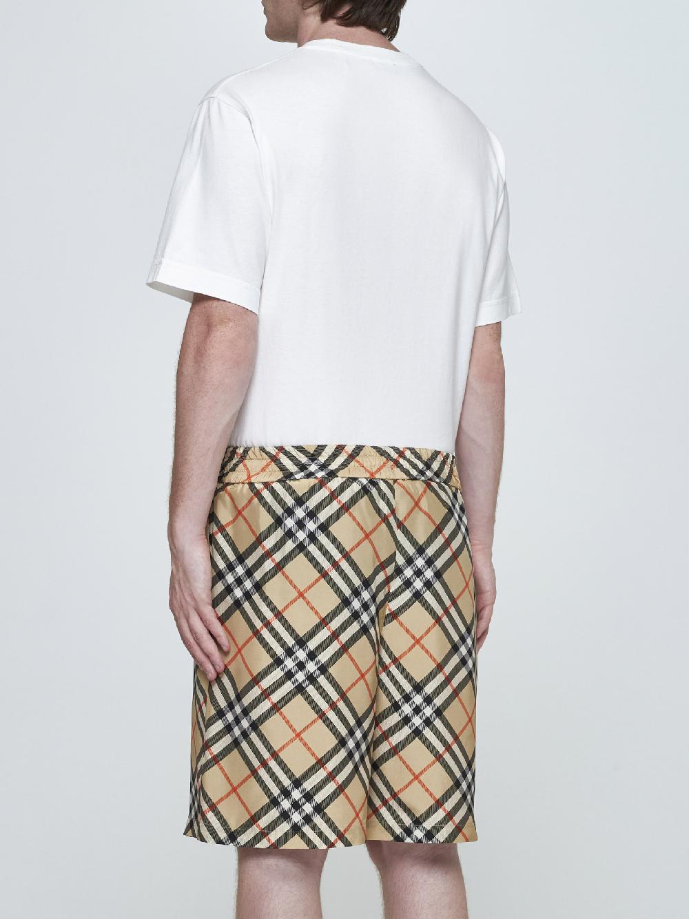 BURBERRY Shorts in seta a stampa check Novità