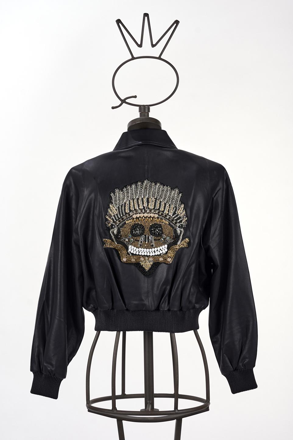 Save The Queen Bomber in ecopelle nera Saldi