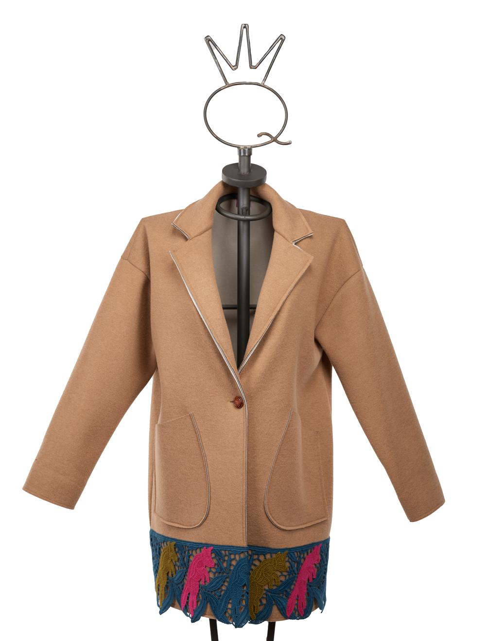 Save The Queen Cappotto corto beige con pizzo macramè Vendita Economica