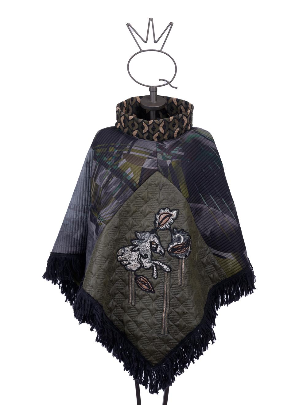 Save The Queen Poncho in seta e finta pelle con ricami Prezzo di fabbrica