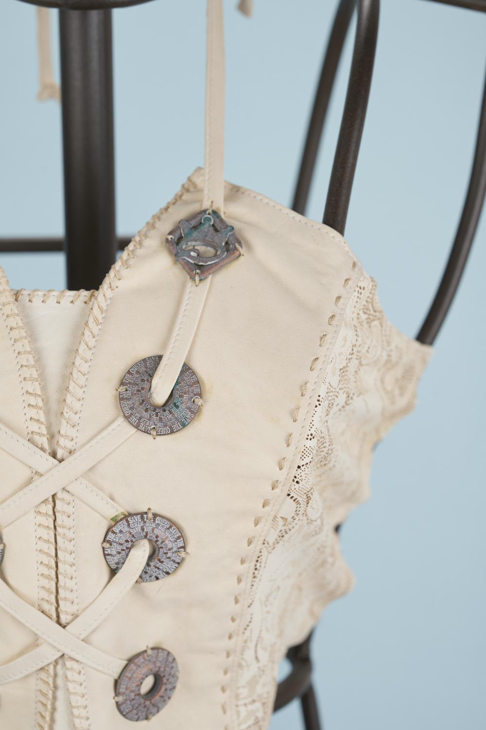Save The Queen Gilet color avorio in vera pelle con applicazioni Offerta Anniversario