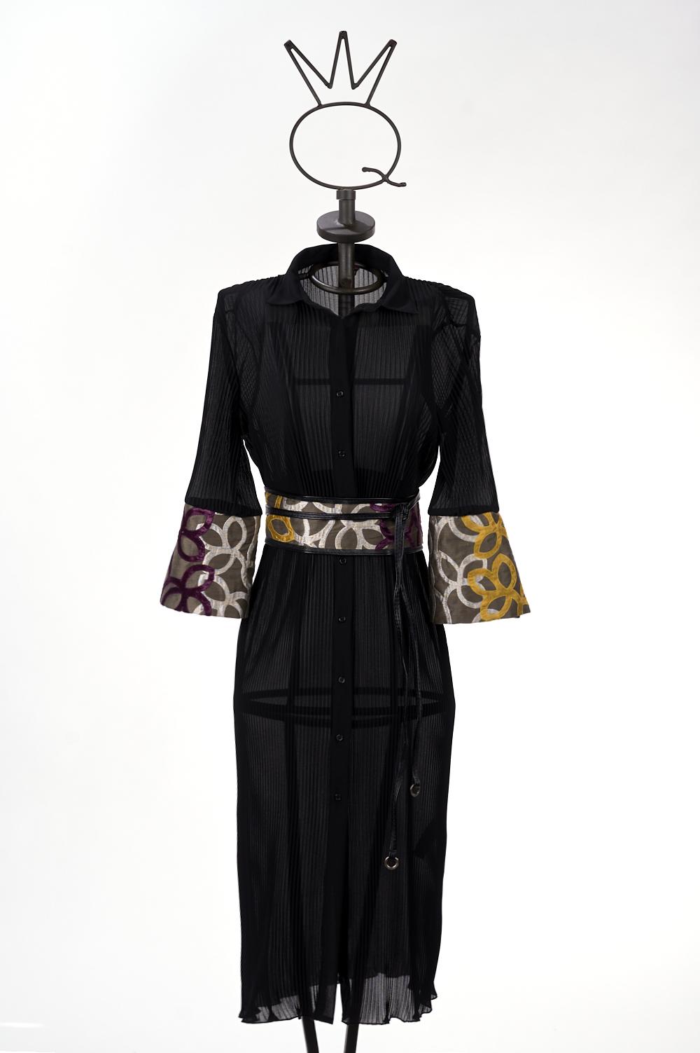 Save The Queen Vestito chemisier midi nero plissettato Fino al 55% di sconto