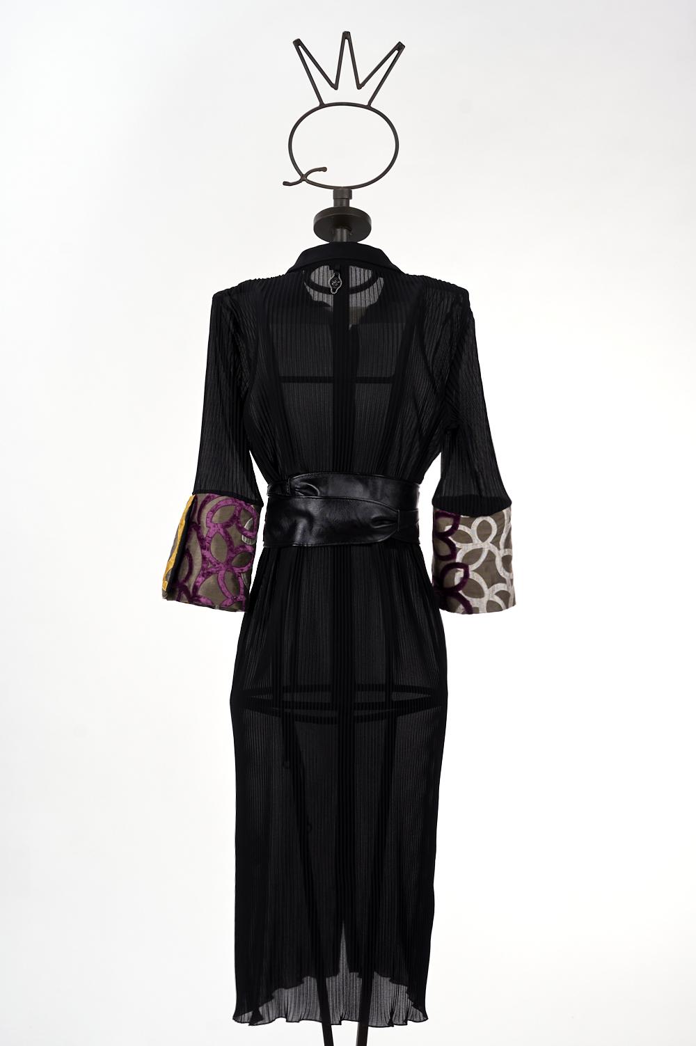 Save The Queen Vestito chemisier midi nero plissettato Fino al 55% di sconto