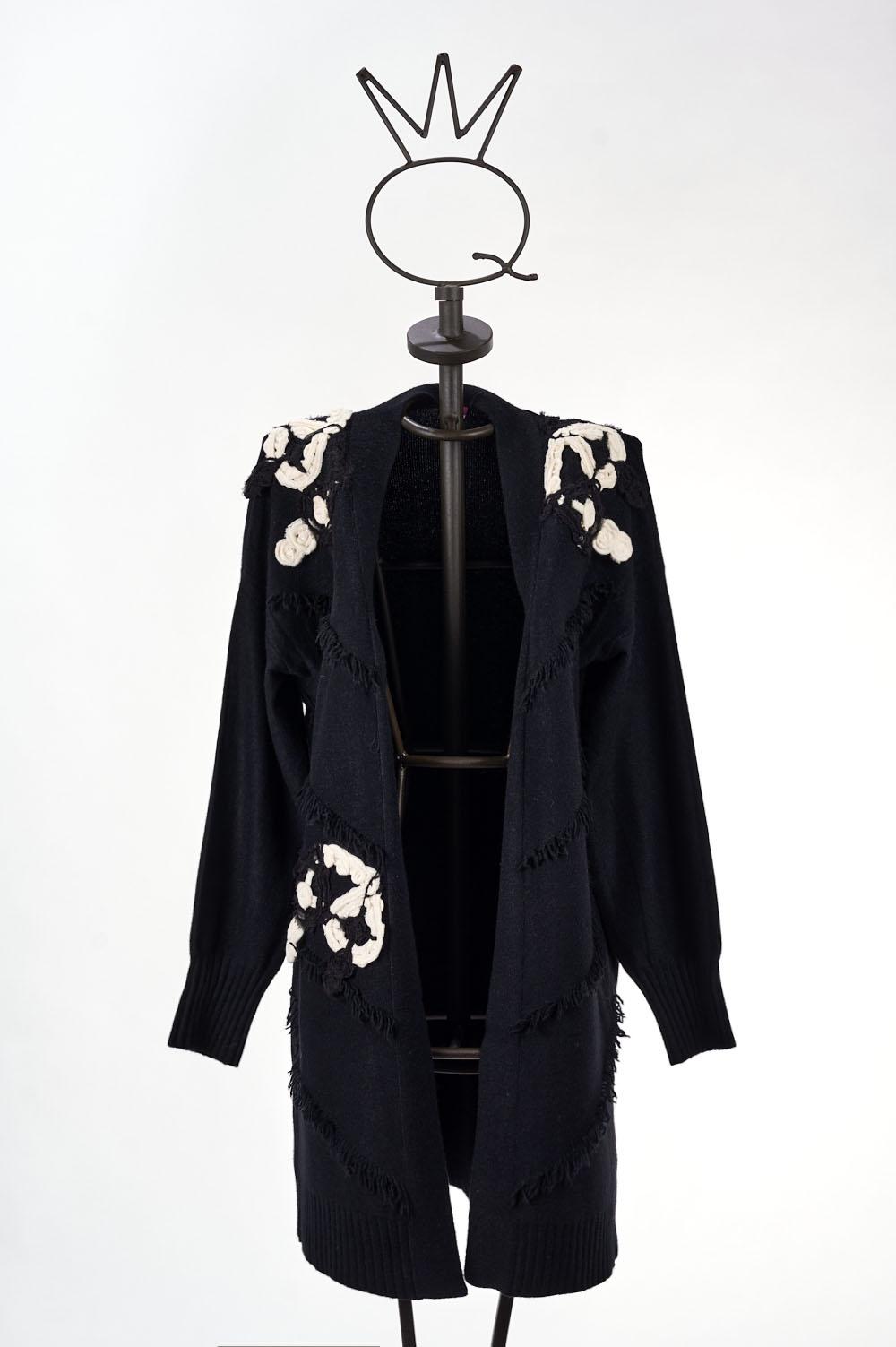Save The Queen Cardigan lungo nero In Linea