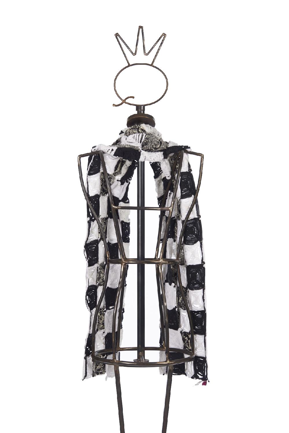 Save The Queen Sciarpa in cotone ricamata Offerta speciale